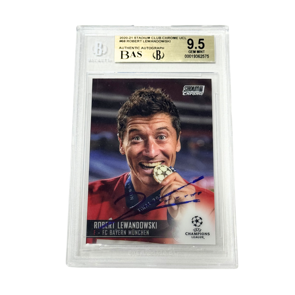 Robert Lewandowski Signed 2020-21 Topps Stadium Club Chrome UCL - BGS 9.5