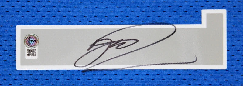 Mavericks Dirk Nowitzki Signed Blue M&N 2010-11 HWC Swingman Jersey BAS